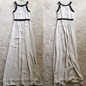 H&M | Embroidered Maxi Dress